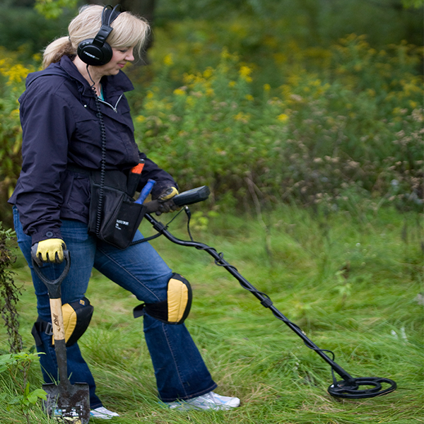 What is a metal detector?